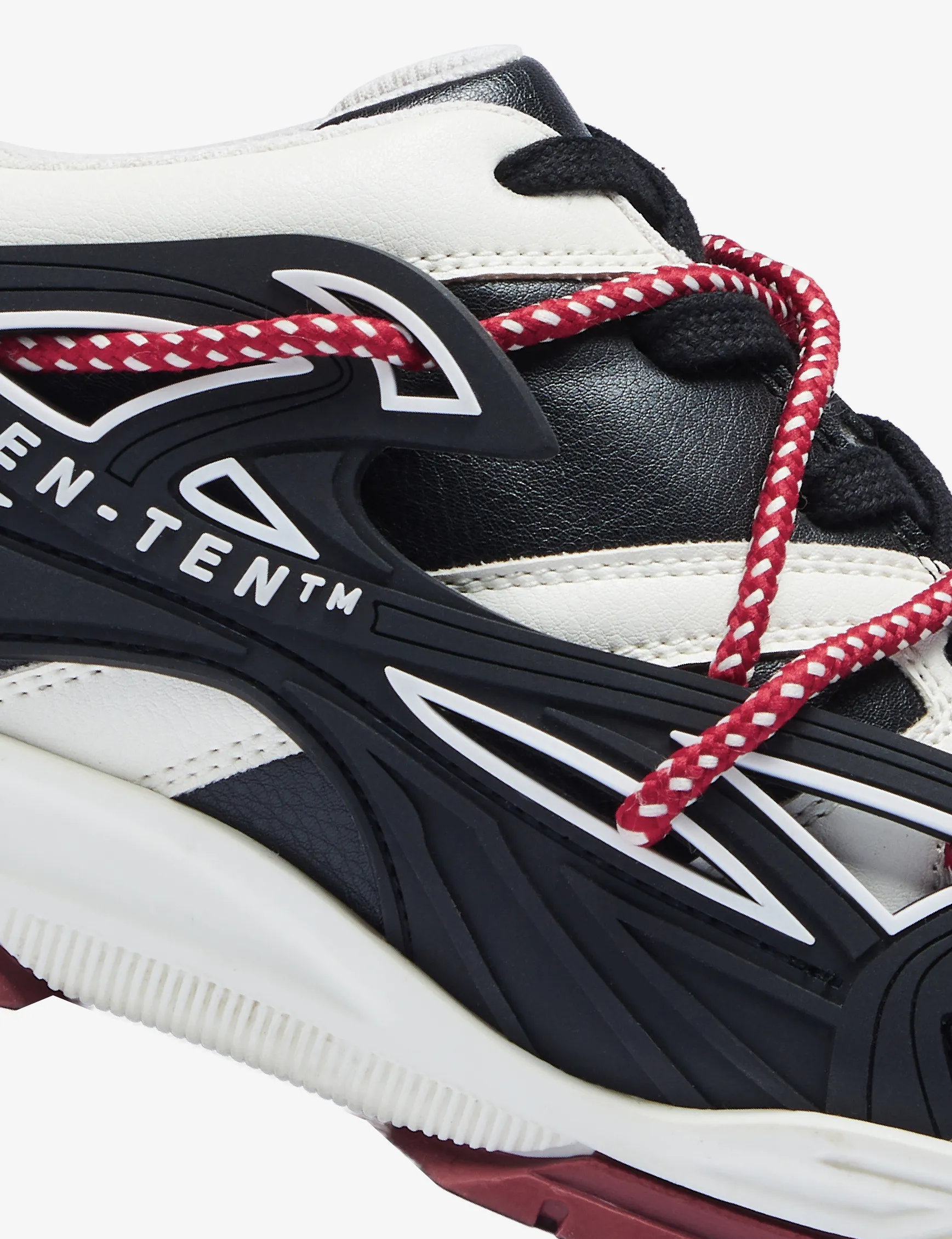 738 Deep Red Magma Low-Top Sneakers