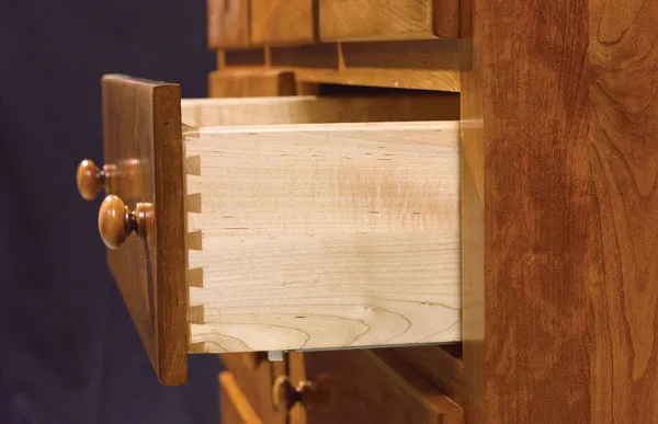 Kascade 9-Drawer Mule Dresser