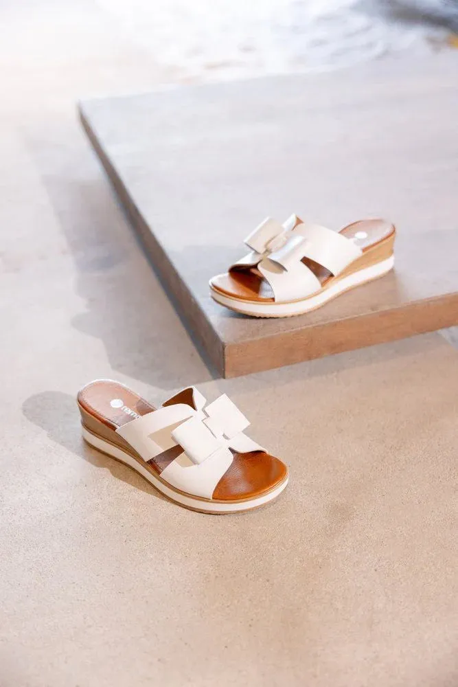 Remote D6456-80 Wedge Bow Sandal