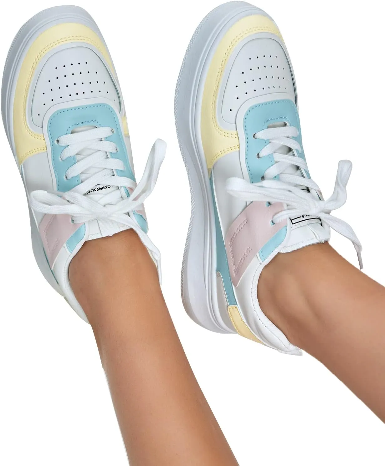 WDIRARA Women's Colorblock Lace Up Front Skater Round Toe Shoes Casual Sneakers