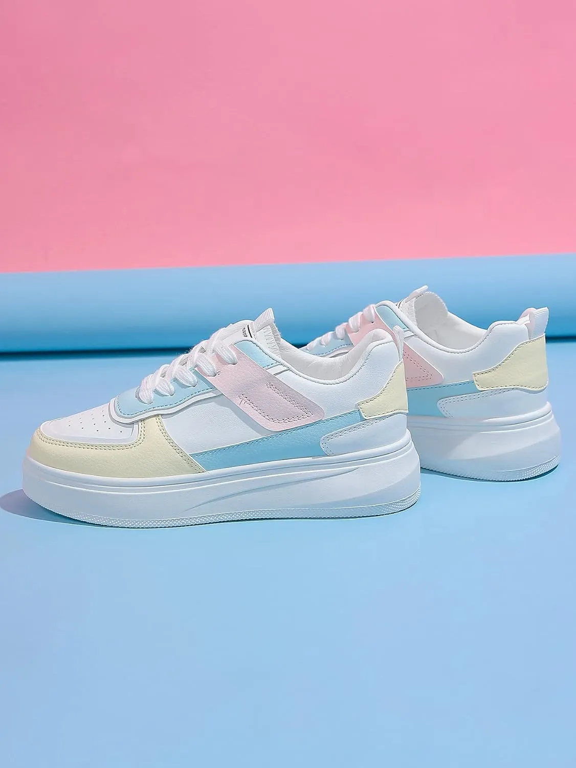 WDIRARA Women's Colorblock Lace Up Front Skater Round Toe Shoes Casual Sneakers